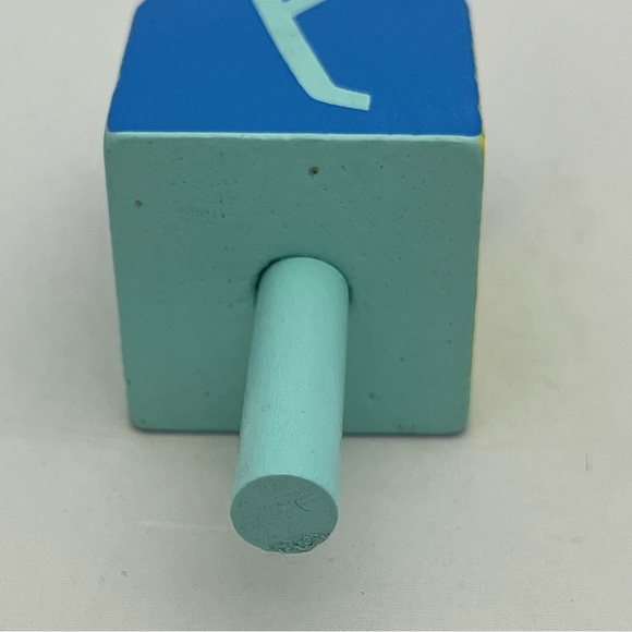 Larger Unbranded Wooden Green And Blue Hanukkah Dreidel - Picture 3 of 16